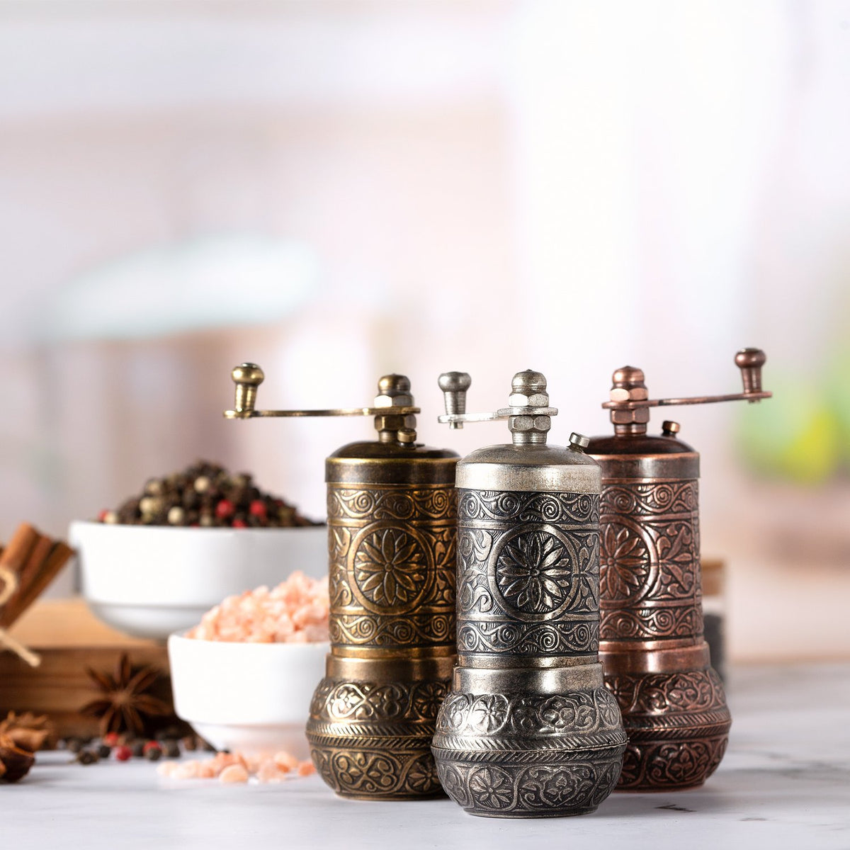 Crystalia Black Pepper and Spice Grinder, Manual Pepper Mill with Handle